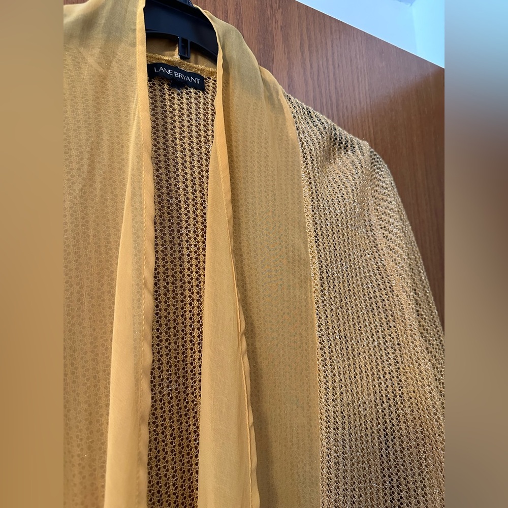 Ladies Lane Bryant 1x Lightweight Gold Metallic layering piece.